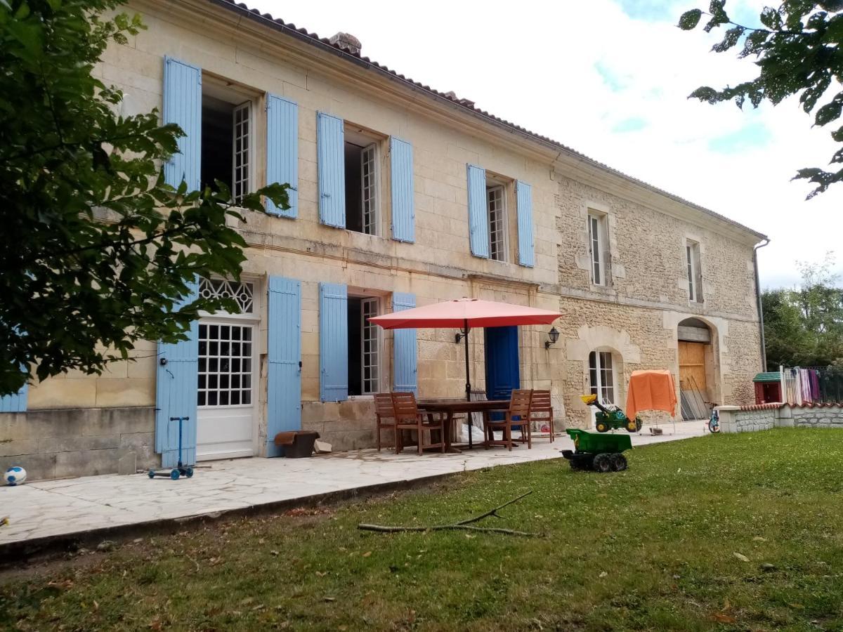 Les Ormes De Belluire Bed and Breakfast Εξωτερικό φωτογραφία