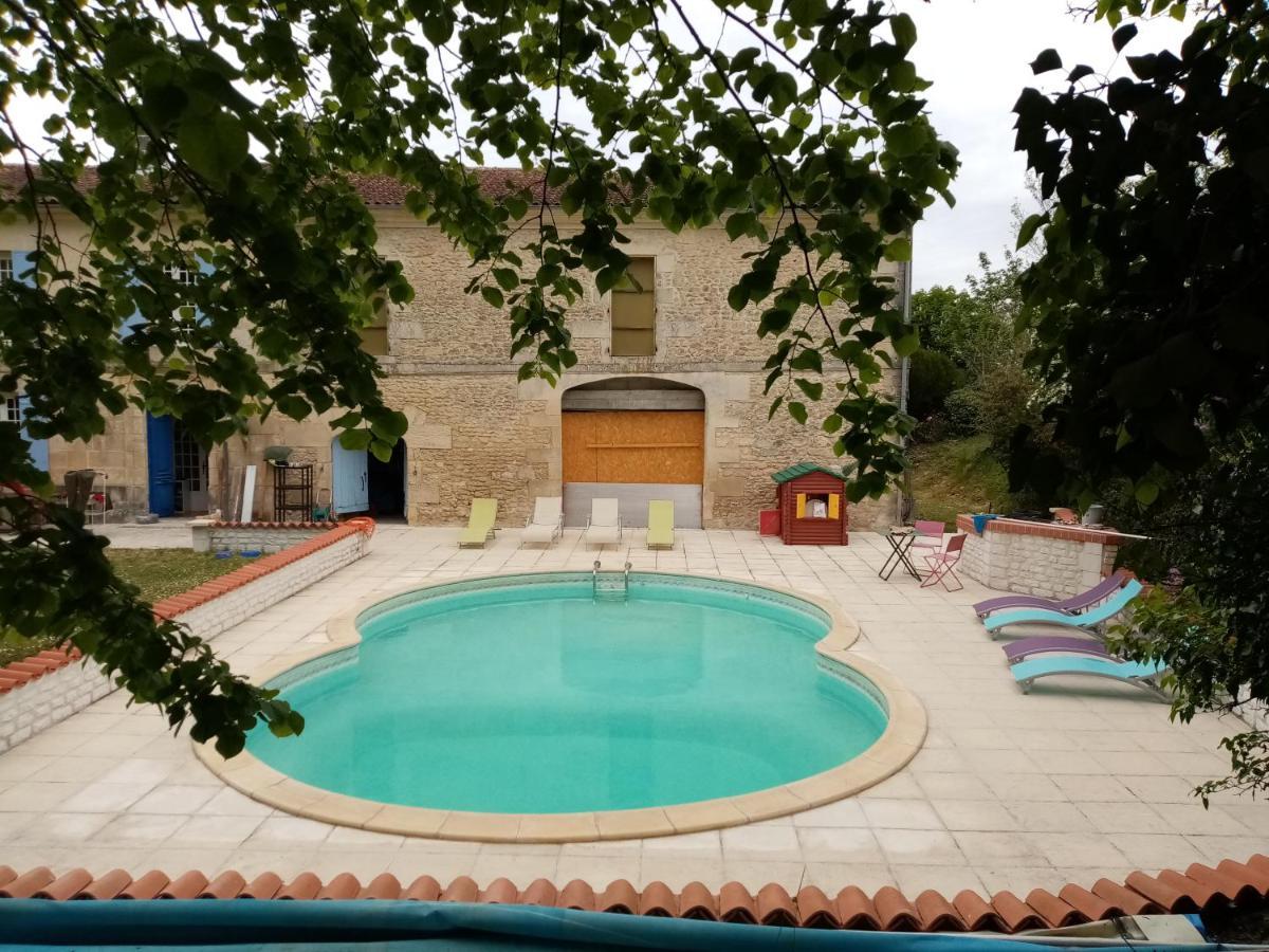 Les Ormes De Belluire Bed and Breakfast Εξωτερικό φωτογραφία